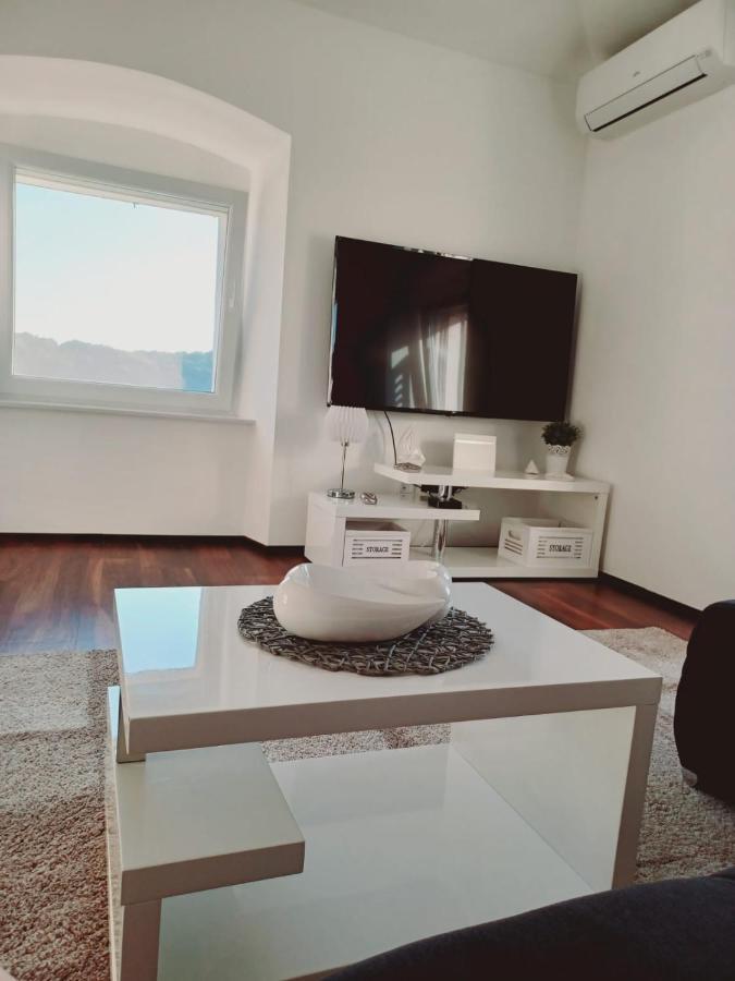 Niko 1 Apartment มาลีโลชินจ์ ภายนอก รูปภาพ