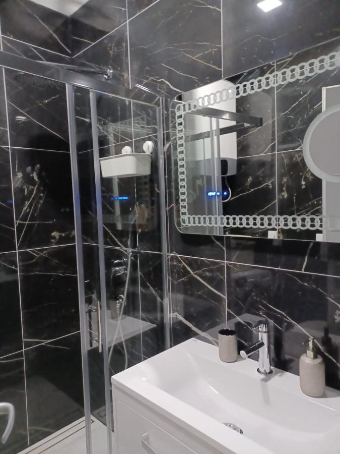 Niko 1 Apartment มาลีโลชินจ์ ภายนอก รูปภาพ
