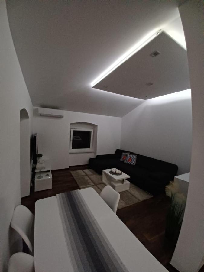 Niko 1 Apartment มาลีโลชินจ์ ภายนอก รูปภาพ