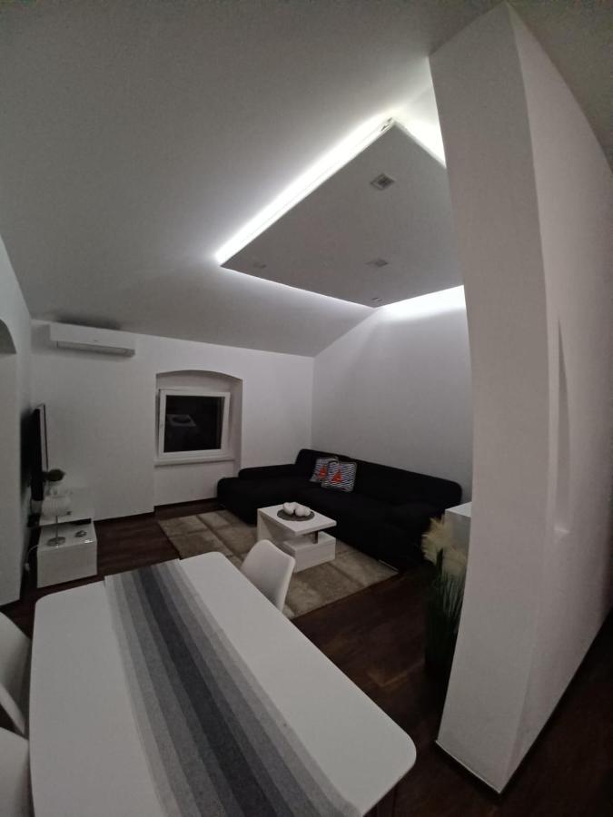 Niko 1 Apartment มาลีโลชินจ์ ภายนอก รูปภาพ