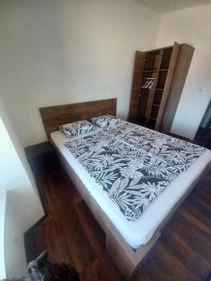 Niko 1 Apartment มาลีโลชินจ์ ภายนอก รูปภาพ